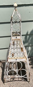 lot 237 image: Magnificient Metal Yard Decor