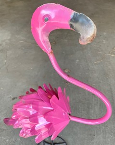 lot 239 image: Pretty Pink Flamingo Yard Art