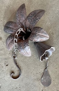 lot 238 image: Outdoor Charm