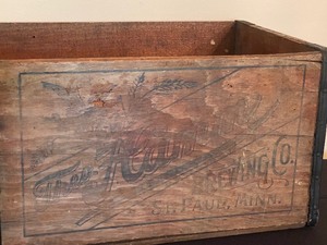 lot 5 image: Vintage Hamms Beer Wood Crate