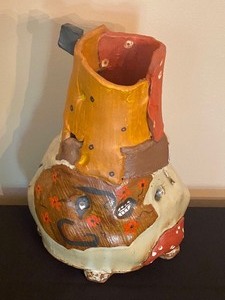 lot 18 image: Artisan Designed Pottery Vase