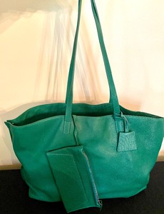 lot 193 image: Very Nice Green Leather Handbag by Akris - Akris Green Leather Handbag