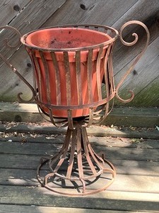 lot 9 image: Pair of Lovely Metal Decorative Handled Plant Holders