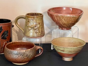 lot 35 image: Beautiful Variety of Artisan Pottery Pieces