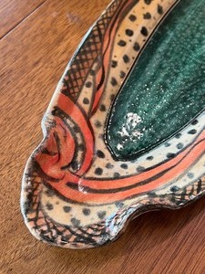 lot 42 image: Beautiful Pottery Platter by Gail Kendall