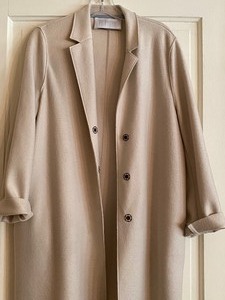 lot 195 image: Lovely Lightweight Coat by Harris Wharf London