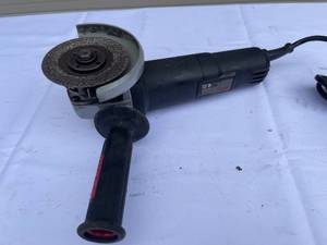 lot 149 image: Craftsman 4.5 Inch Grinder