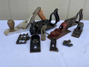 lot 174 image: Vintage Planers and Pieces