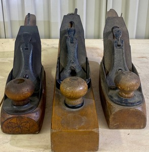 lot 96 image: Three Vintage Planer Tools