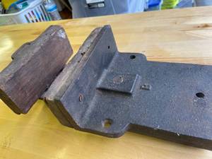 lot 186 image: Rare Vintage Quick Release Bench Vise