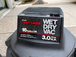lot 220 image: Craftsman Wet  Dry Vac 3HP 16 Gallon