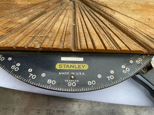 lot 248 image: Stanley Mitre Box Wit Saws