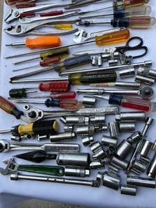 lot 255 image: Large Hand Tools Lot