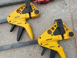 lot 256 image: 4 Wood Clamps With Two Being Wolfcraft