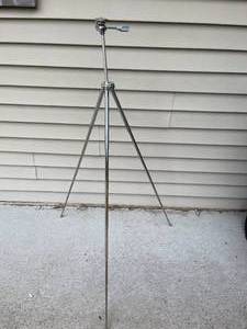 lot 260 image: Vintage Chrome Kalimar Tripod Model PE-8