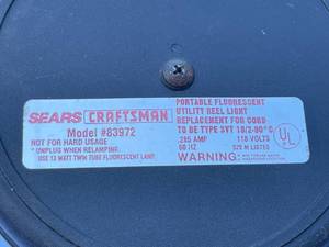 lot 293 image: Craftsman Retractable Shop Light