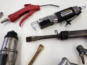 lot 121 image: Assorted Pneumatic Air Tools Lot