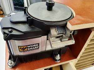 lot 123 image: Work Sharp Wood Tool Sharpener