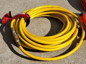 lot 112 image: (2) Air Hoses and Air Dryer Lot