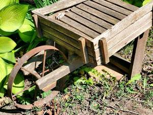 lot 116 image: Wooden Garden Wheel Barrel Yard Decor