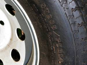 lot 211 image: Spare Trailer Tire
