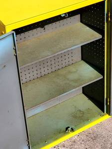 lot 326 image: Vintage Metal Wall Cabinet