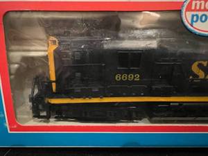 Santa Fe 6692 Model Train
