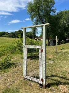 Metal & Wood Posts & Wire Fencing