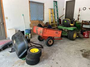 John Deer LX280 Riding Lawn Mower With Dual Bagger and Trailer