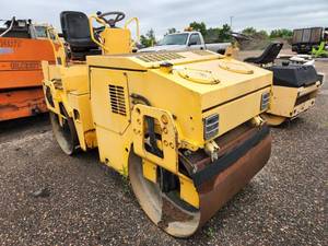 lot 85 image: 1999 Wacker RD25 33.5 hp Roller