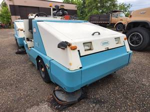 lot 88 image: Tennant 810 Sweeper