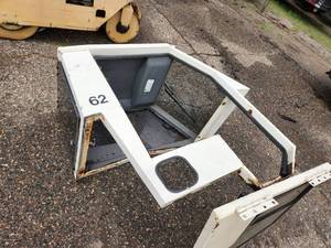 lot 90 image: Sweeper Cab