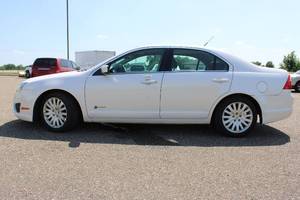 2010 Ford Fusion Hybrid - 2 OWNERS