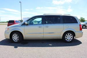 2012 Chrysler Town & Country Touring L - 2 OWNERS