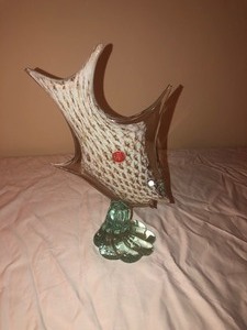 lot 42 image: Vintage Murano Italian Art Glass Fish Figurine