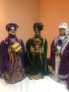 lot 250 image: Collectible Figurines