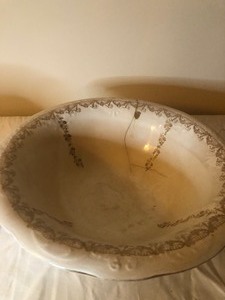 lot 15 image: Vintage Wash Basin and Pitcher