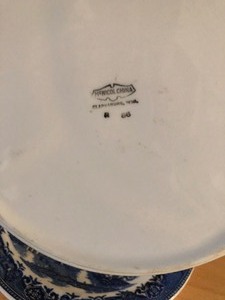 lot 76 image: Vintage Divided Dinner Plates