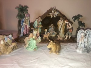 lot 150 image: Antique Manger Set