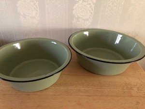 lot 239 image: 2 piece metal bowl set