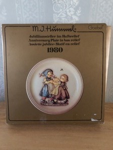 lot 164 image: Collectible Decorative Plate