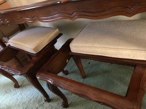 lot 52 image: Vintage Hammary SofaConsole Table with 2 Benches