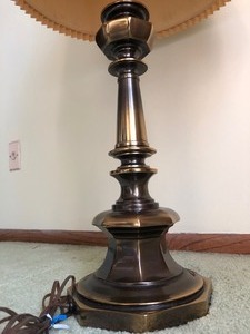 lot 112 image: Table Lamp