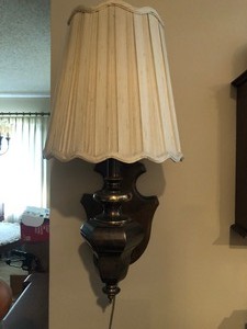 lot 115 image: Wall Lamp