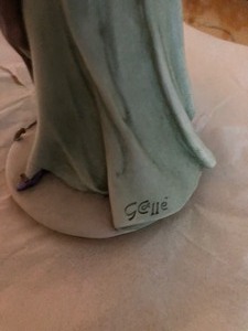 lot 136 image: Vintage Figurine