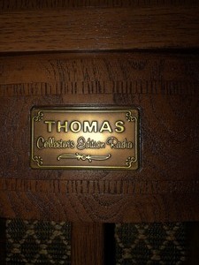 lot 124 image: Old Fashion Console Radio