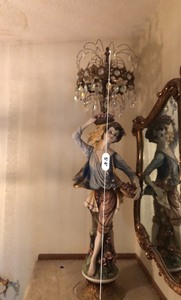 lot 27 image: Vintage floor lamp
