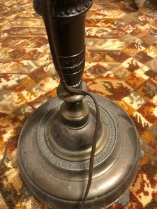 lot 16 image: Vintage Floor Lamp