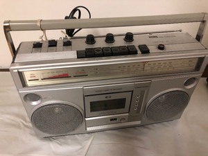 lot 241 image: Vintage Montgomery Ward Stereo CassetteRadio8track player