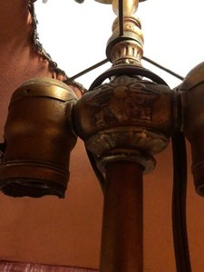 lot 17 image: Vintage Floor Lamp